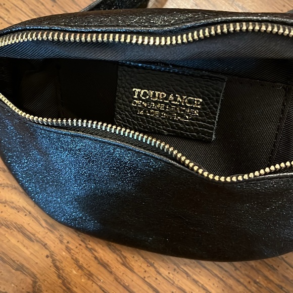 Tourance metallic‎ leather fanny bag, NWOT - Picture 8 of 11